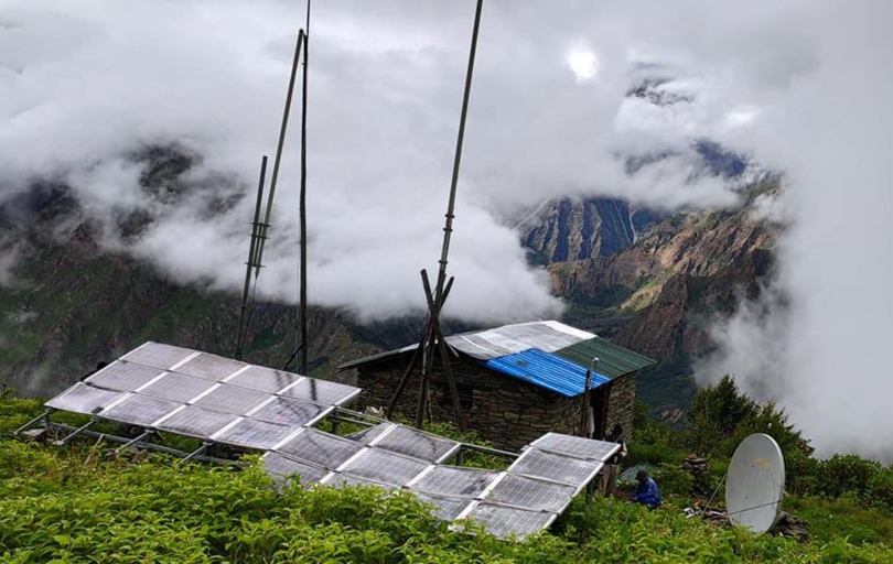 यी दुर्गम क्षेत्रमा पुग्यो टेलिकमको मोबाइल सेवा, हेलिकोप्टरबाटै उपकरण ढुवानी