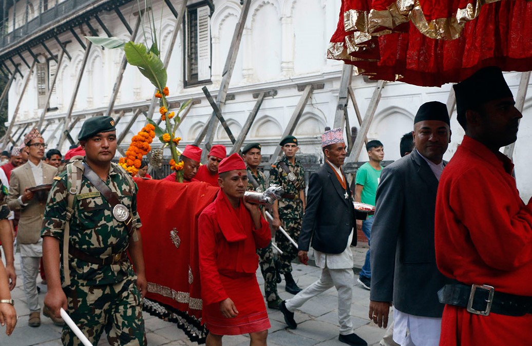 आज दसैंको सातौं दिन, फूलपाती भित्र्याइँदै